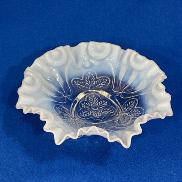 Jefferson Glass Opalescent snowflake footed ruffled edge bowl - Picture 1 of 12
